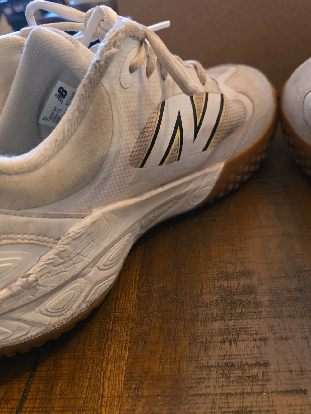New Balance Men’s White Baseball Turf Shoes
